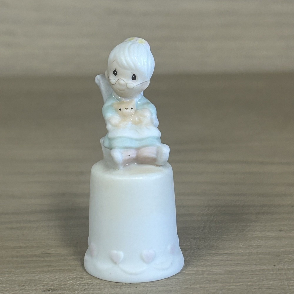 Purrfect Grandma 1984 Precious Moment Porcelain Thimble Vintage Holding a cat